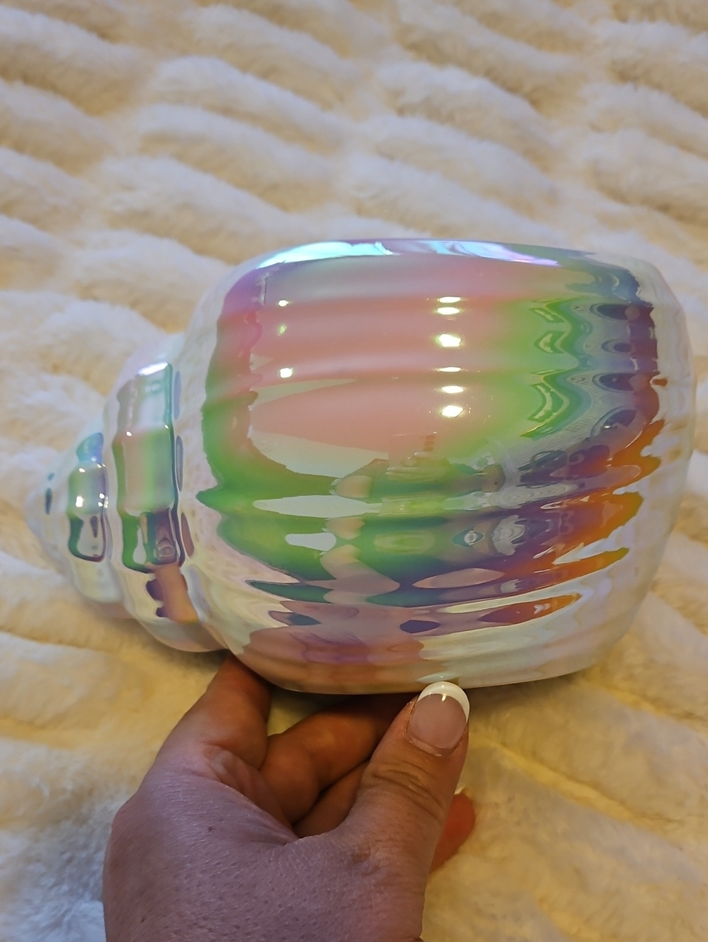 Bath & Body Works Iridescent Rainbow Ceramic Shell Sculpture - Candle Holder